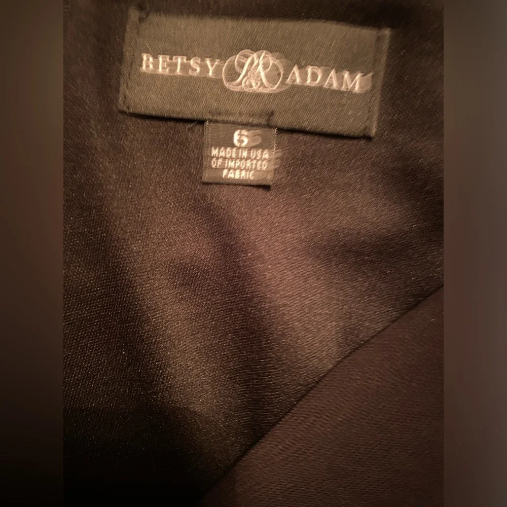 WORN ONCE Betsy Adam Size 6 floor length gown - Picture 2 of 4
